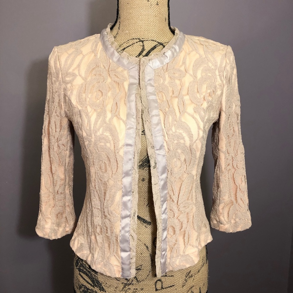 Love on a Hanger Lace Blazer Jacket M